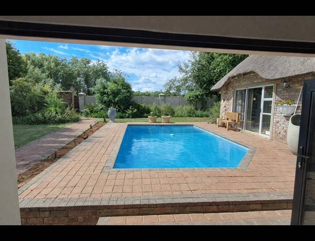 6 BEDROOM HOUSE FOR SALE IN UNIVERSITAS RIDGE